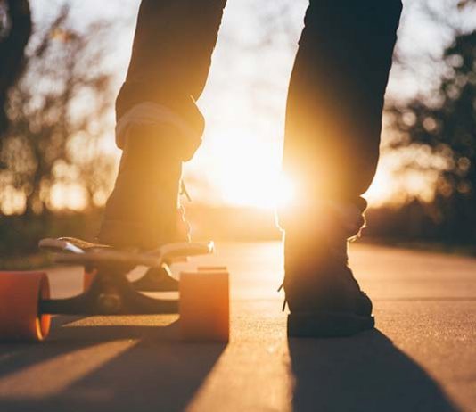 Deskorolka fiszka – co warto wiedzieć na jej temat? Deskorolka fiszka - co warto wiedzieć na jej temat?