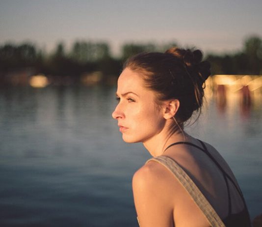 Skąd bierze się brak pewności siebie i jak sobie z tym poradzić? Skąd bierze się brak pewności siebie i jak sobie z tym poradzić