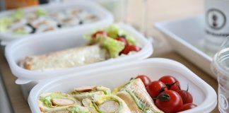 pojemniki z przegródkami