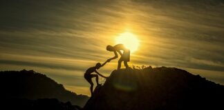 W jakiej kolejności udzielić pierwszej pomocy?