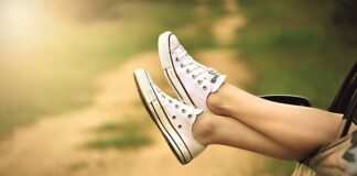 W jakich miejscach nie chodzimy w butach?